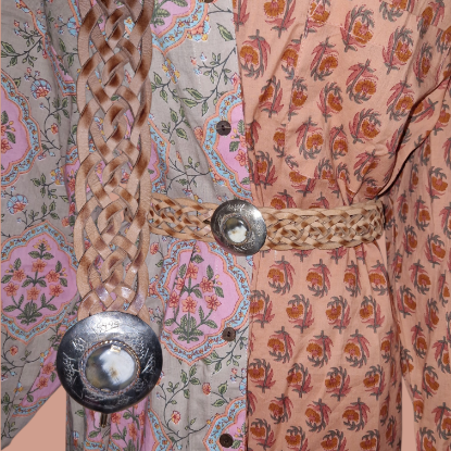 Afbeeldingen van Dunne riem van fijn leer met metalen gesp, Wit /grijze steen